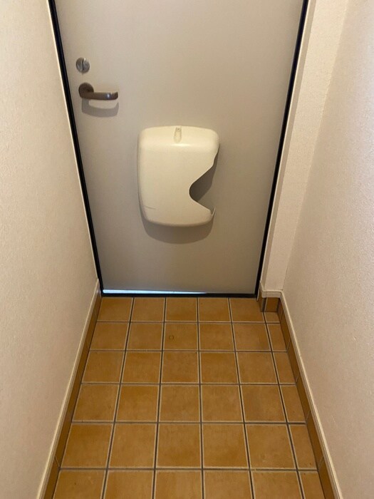 物件内観写真13　(玄関)