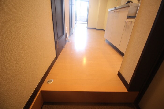 物件内観写真17　(玄関)