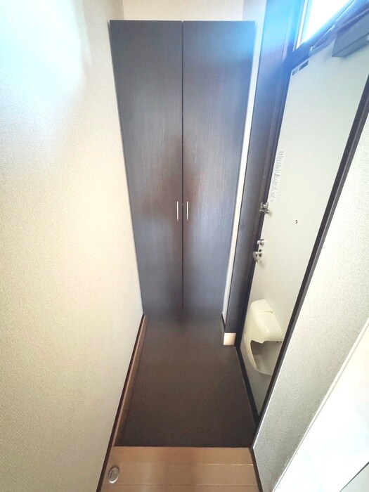 物件内観写真18　(玄関)