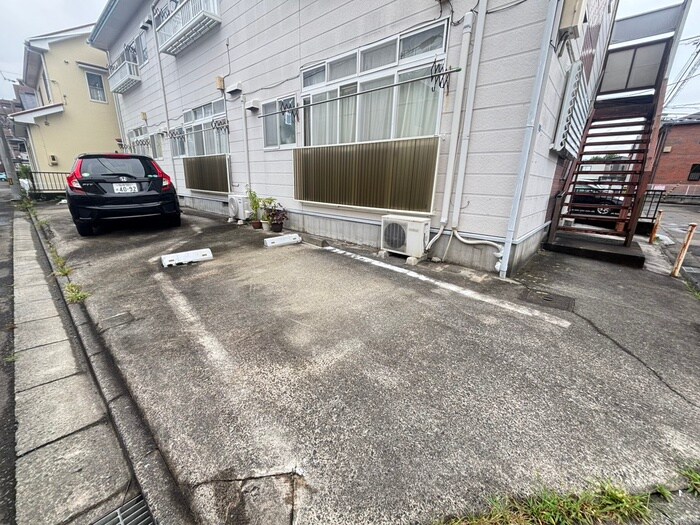 物件外観写真6　(駐車場)