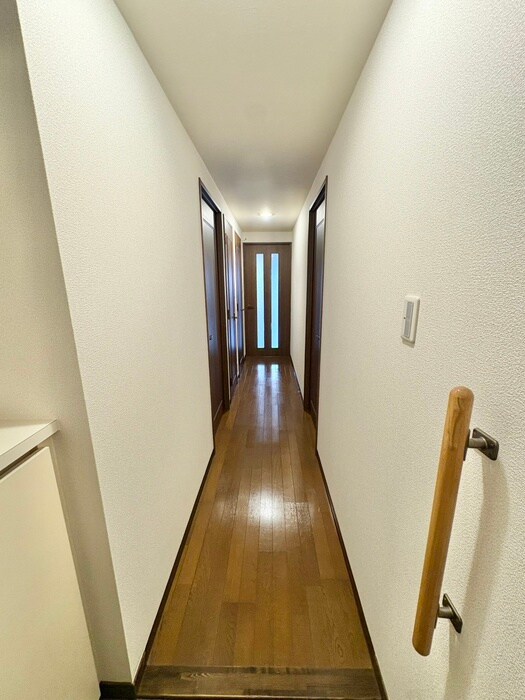 物件内観写真12　(玄関)