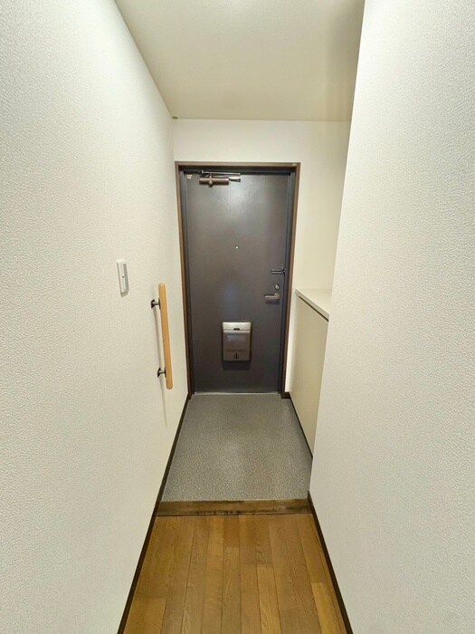 物件内観写真13　(玄関)
