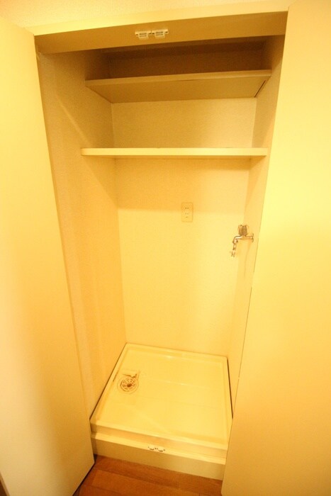 物件内観写真14　(洗濯機置場)