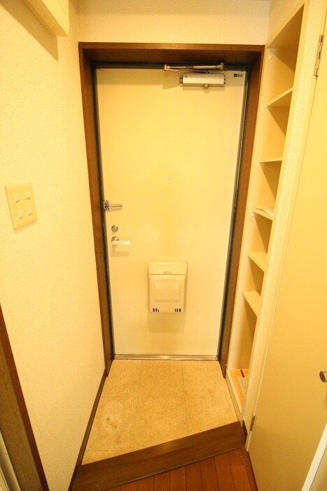 物件内観写真17　(玄関)