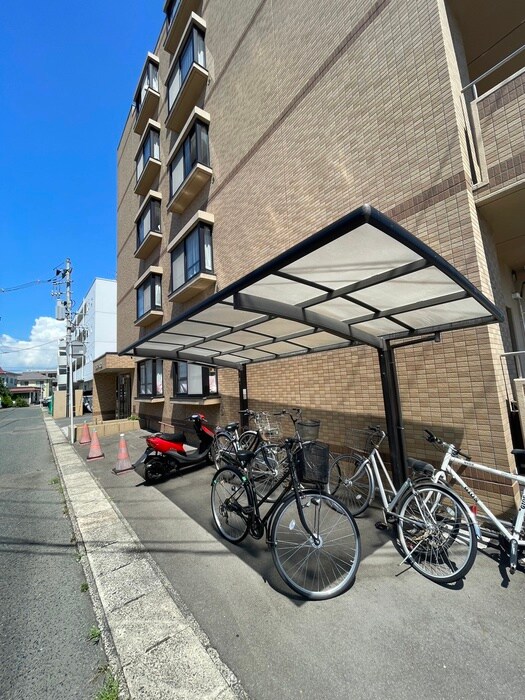 物件外観写真3　(駐輪場)
