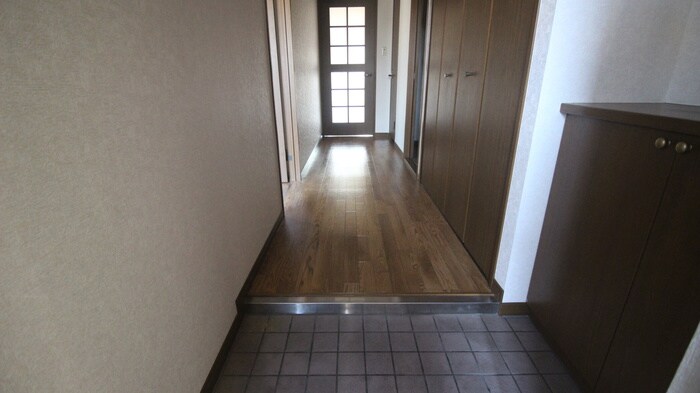 物件内観写真14　(廊下)