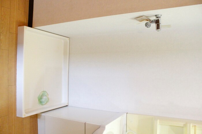 物件内観写真15　(洗濯機置場)