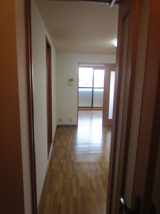物件内観写真16　(廊下)