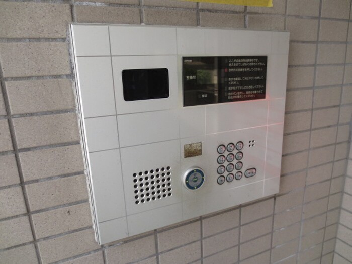 物件外観写真5　(エントランス部分)