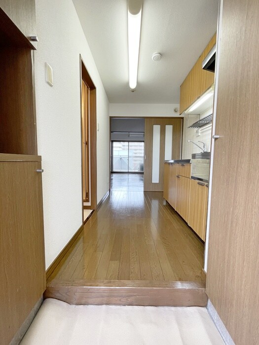 物件内観写真16　(廊下)
