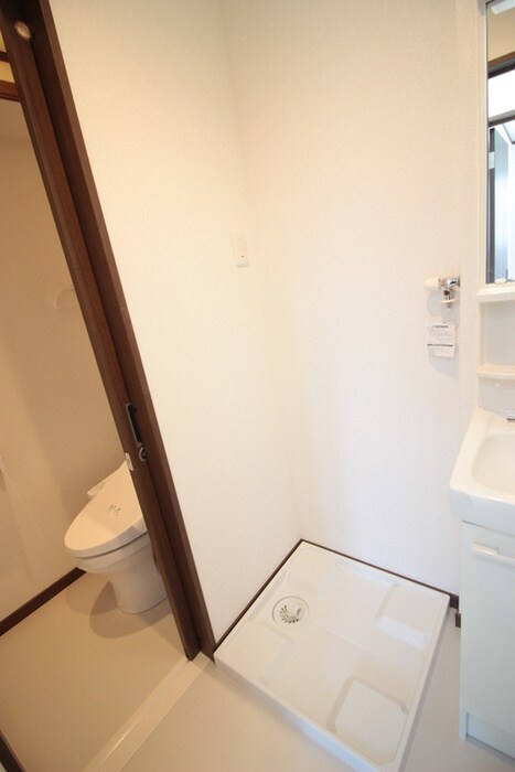 物件内観写真15　(洗濯機置場)