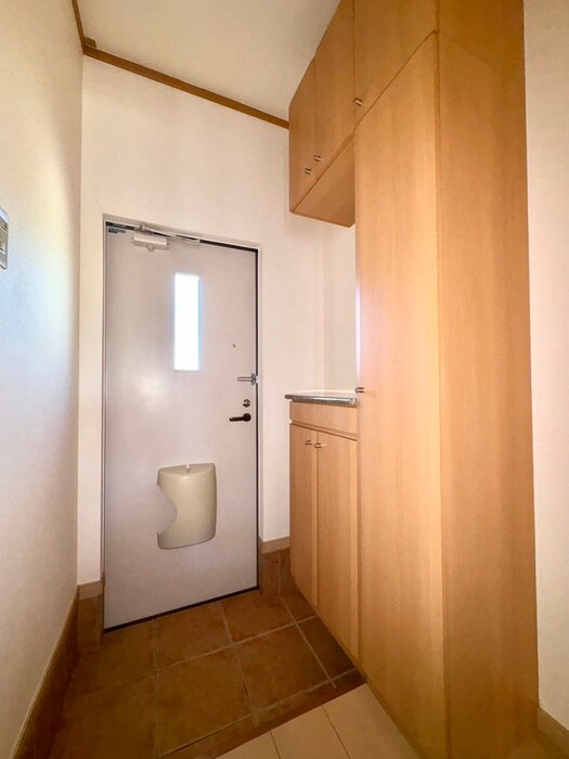 物件内観写真16　(玄関)