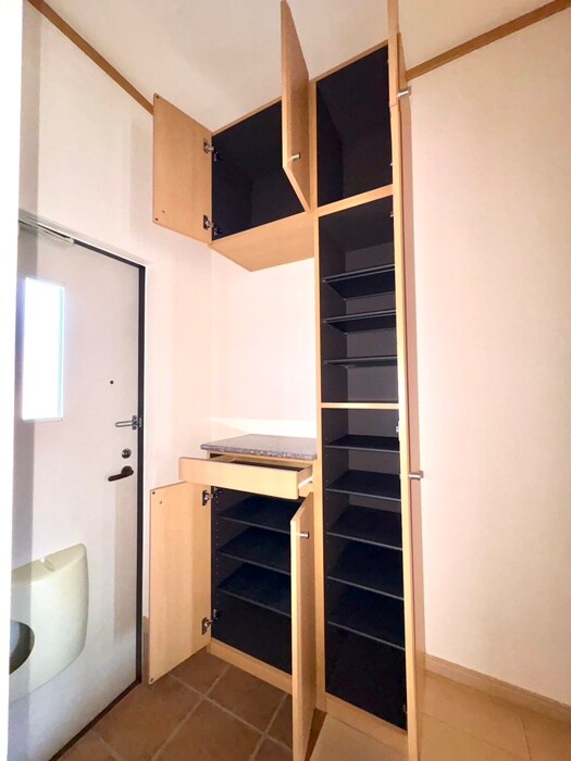 物件内観写真17　(靴箱)