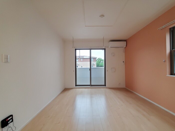 物件内観写真1　(居室)