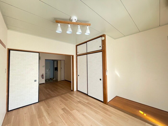 物件内観写真8　(居室)