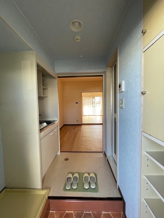 物件内観写真18　(玄関)