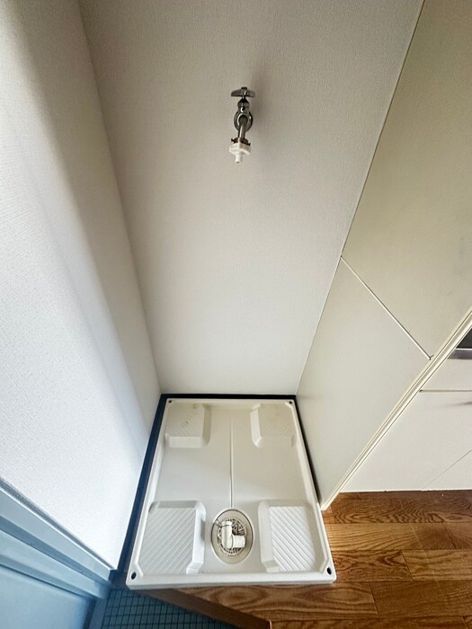 物件内観写真13　(洗濯機置場)