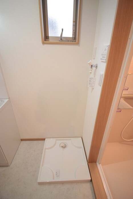 物件内観写真14　(洗濯機置場)