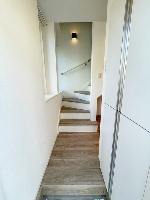 物件内観写真18　(玄関)