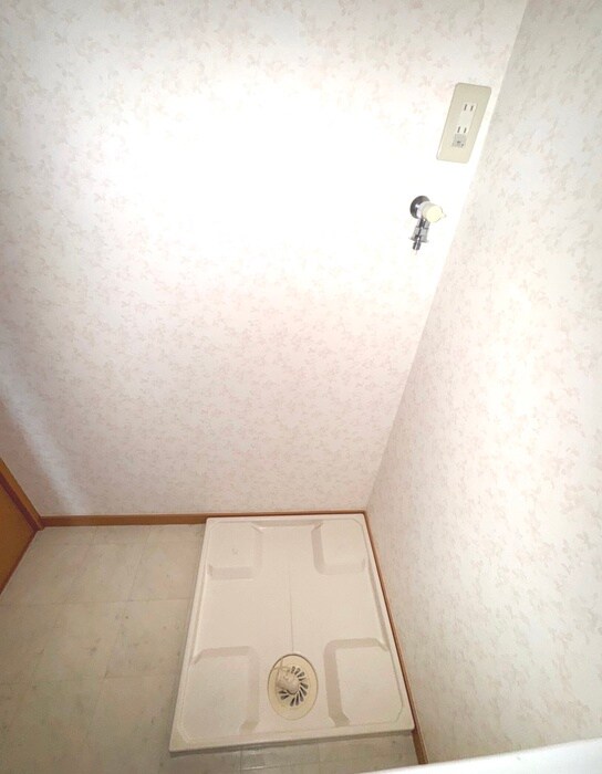 物件内観写真15　(洗濯機置場)