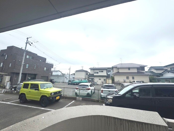 物件内観写真16　(室内からの展望)