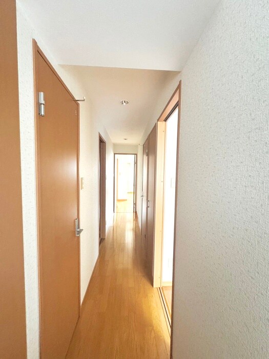 物件内観写真19　(廊下)