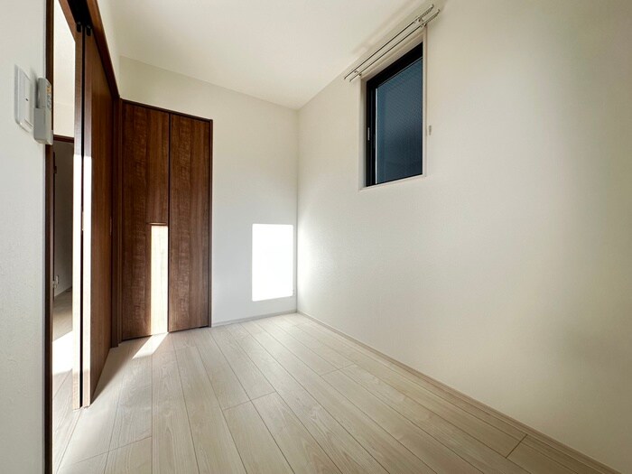 物件内観写真9　(居室)