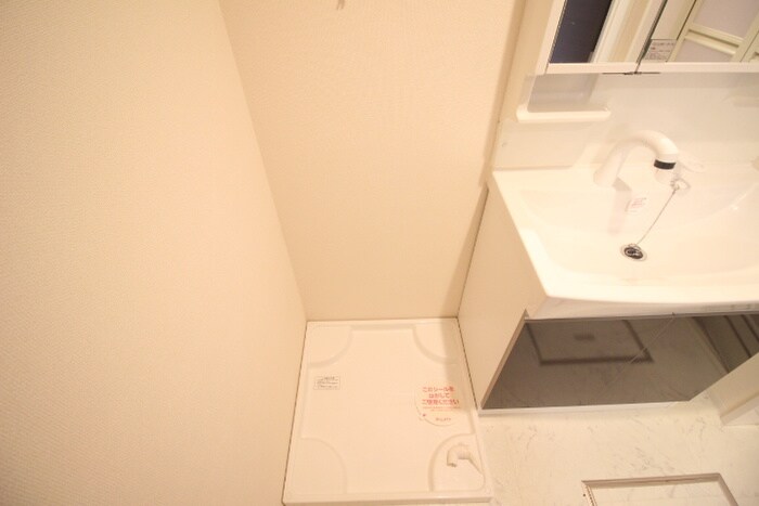 物件内観写真13　(洗濯機置場)