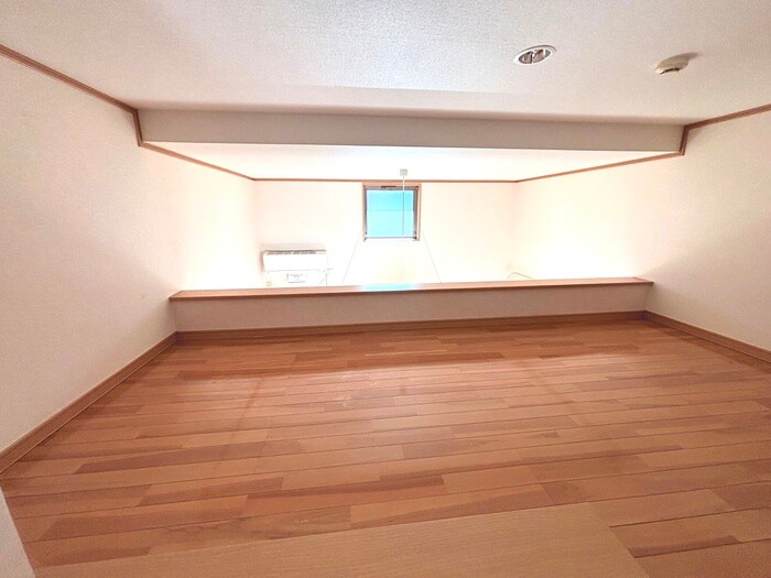 物件内観写真8　(居室)