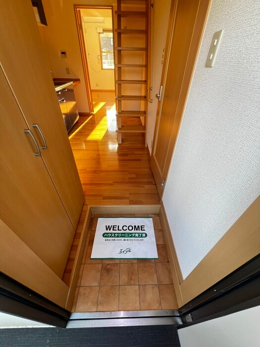 物件内観写真9　(玄関)