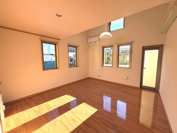 物件内観写真10　(居室)