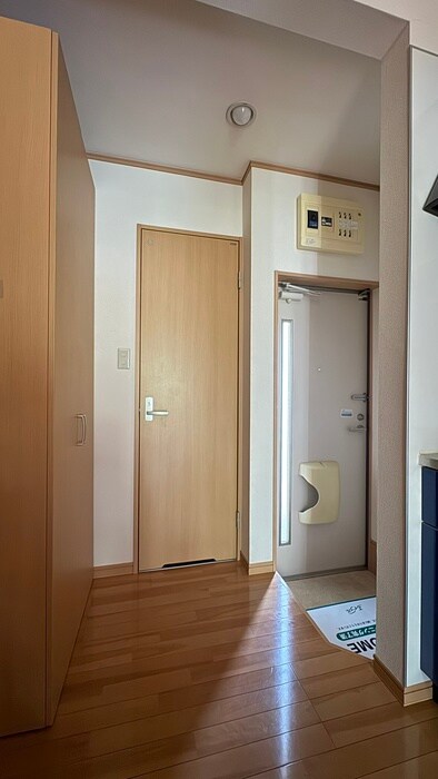 物件内観写真16　(玄関)