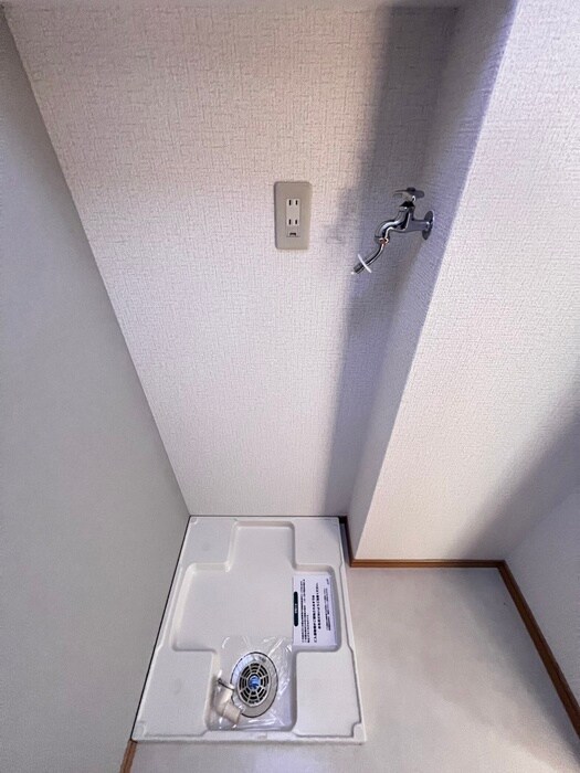 物件内観写真16　(洗濯機置場)