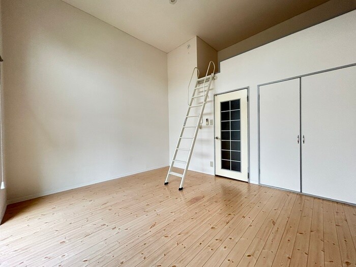 物件内観写真3　(居室)