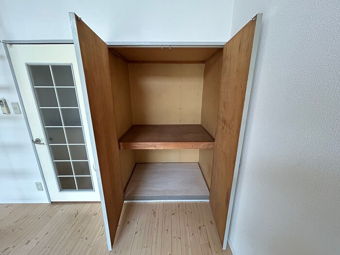物件内観写真4　(収納)