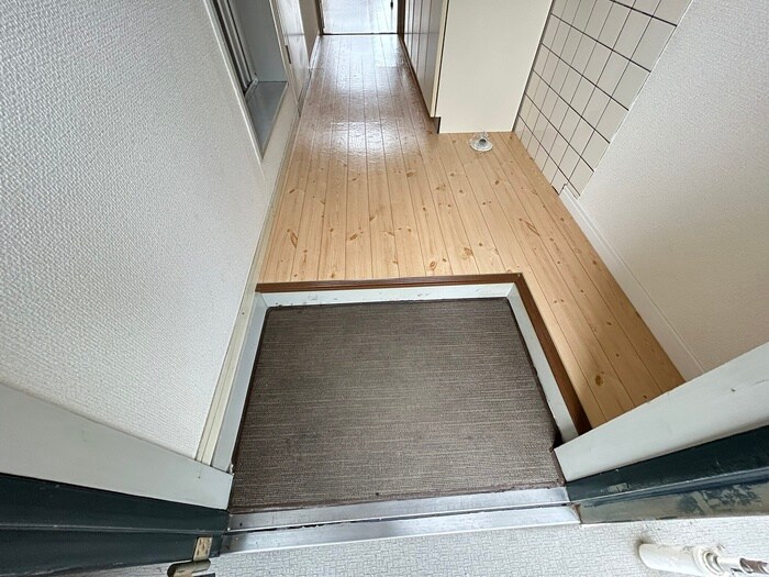 物件内観写真17　(玄関)