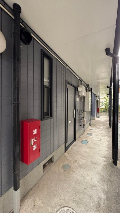 物件外観写真6　(エントランス部分)