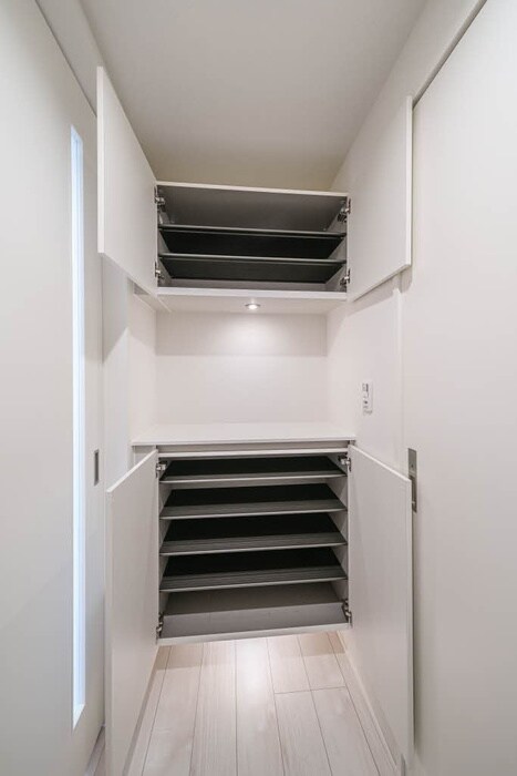 物件内観写真18　(室内からの展望)