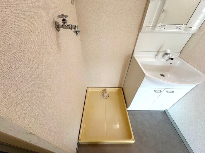 物件内観写真14　(洗濯機置場)