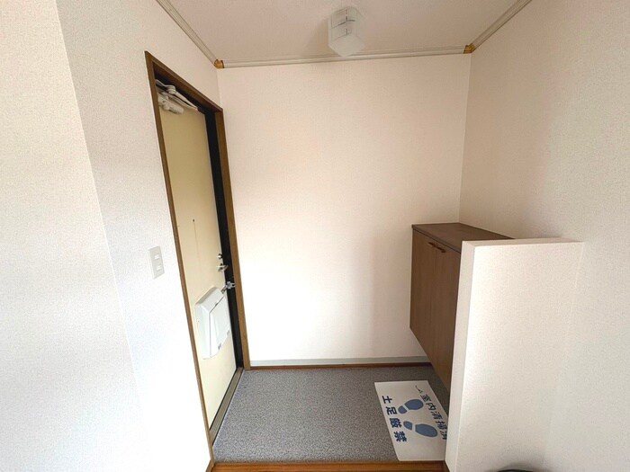 物件内観写真17　(玄関)