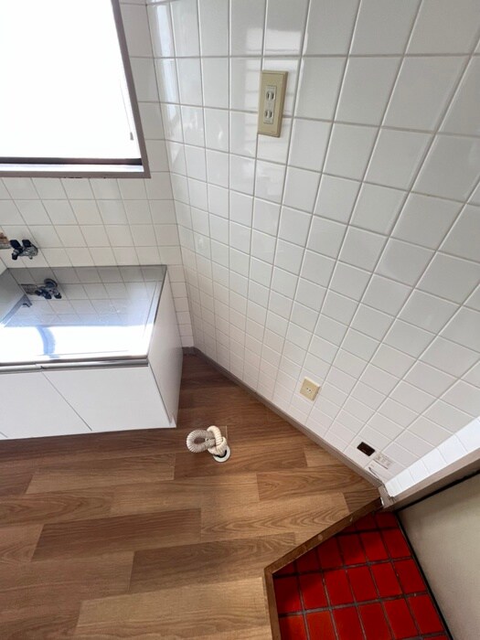 物件内観写真13　(洗濯機置場)