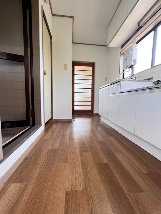 物件内観写真14　(廊下)