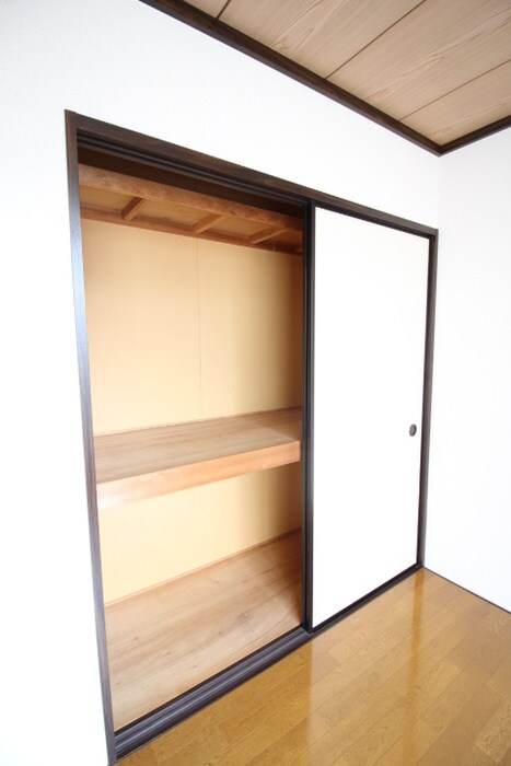 物件内観写真12　(収納)