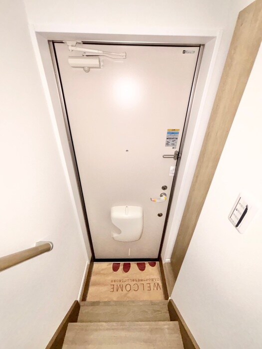 物件内観写真16　(玄関)