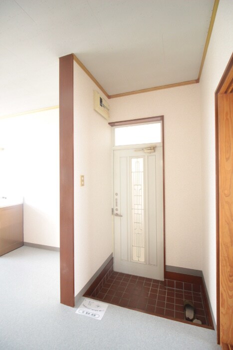物件内観写真14　(玄関)