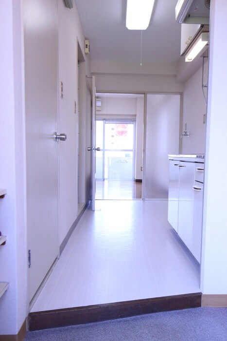 物件内観写真7　(玄関)