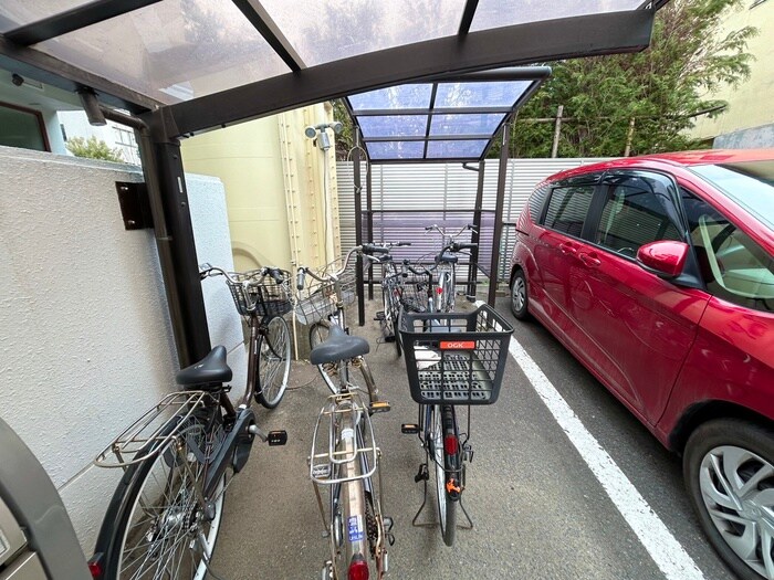 物件外観写真4　(駐輪場)