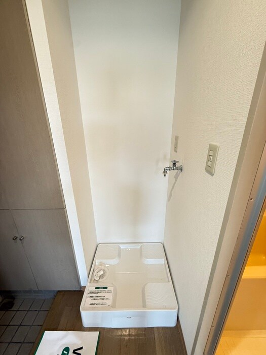 物件内観写真12　(洗濯機置場)