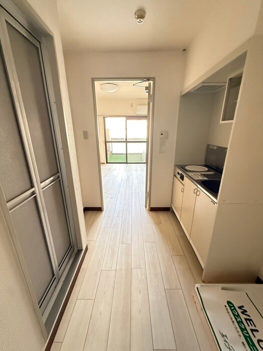 物件内観写真16　(廊下)