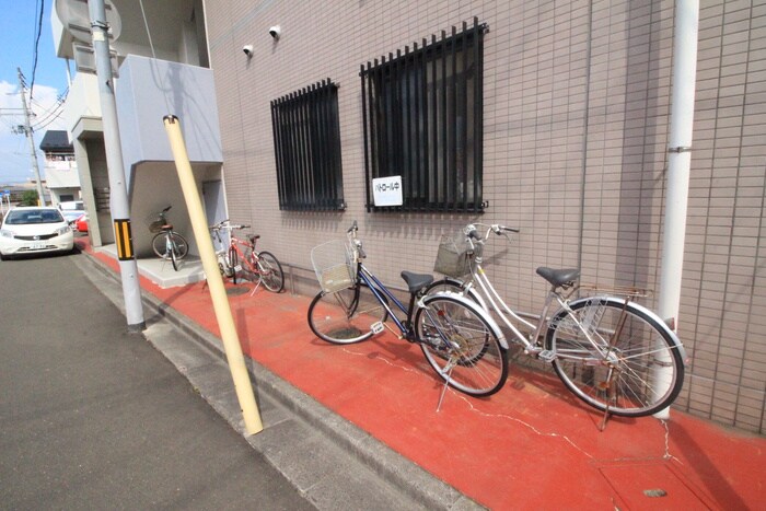 物件外観写真3　(駐輪場)